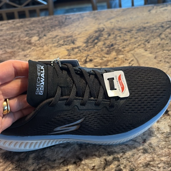 Skechers Women’s Black Walking Shoes - Picture 4 of 6